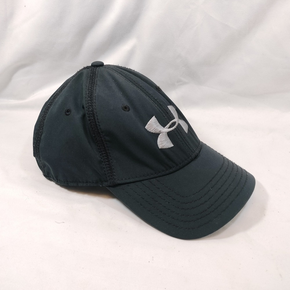 Under Armour Black Baseball Hat; LG/XL Stretch Fit (Performance material))